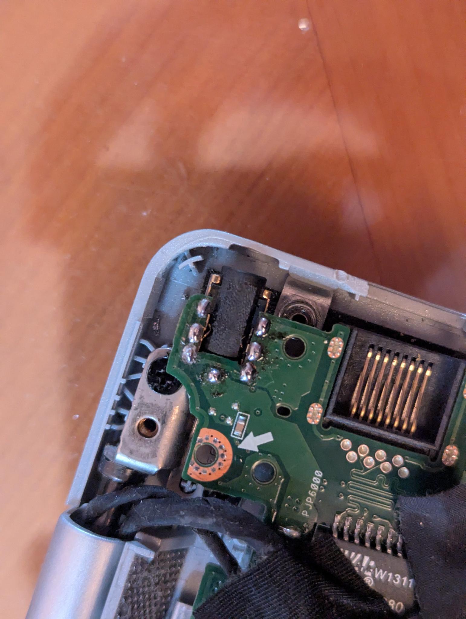 Changement d'un connecteur d'ordinateur portable